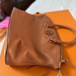 Large tan/cognac color slouchy Tory Burch satchel - optional crossbody strap